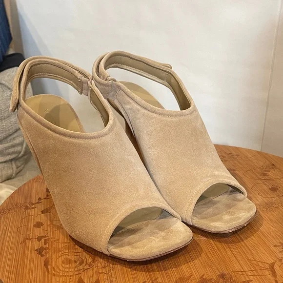 VinceQuest Suede Slingback Sandals In Dune women's size 10